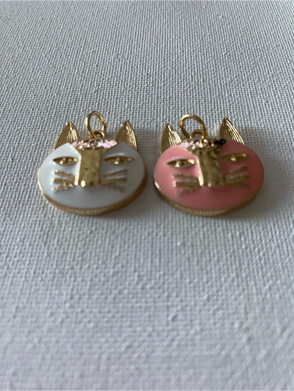 Cute Cat Face Enamel Charms in White & Pink
